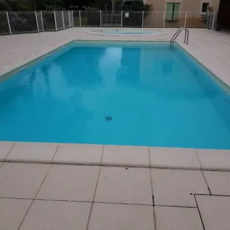 Nice Apt With Pool And Garden